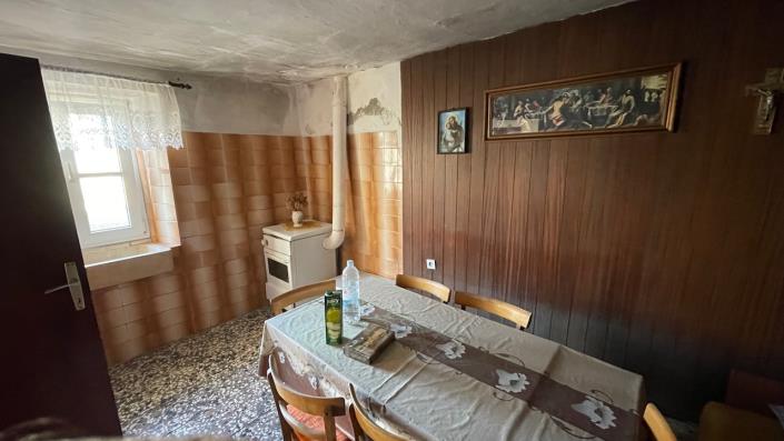 Image No.5-Maison de 4 chambres à vendre à Gdinj