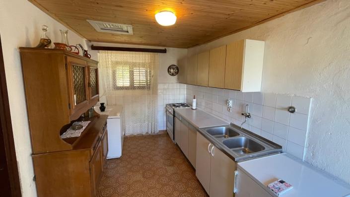 Image No.6-Maison de 4 chambres à vendre à Gdinj