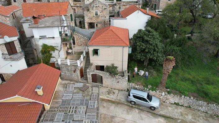 Image No.2-Maison de 3 chambres à vendre à Vrisnik