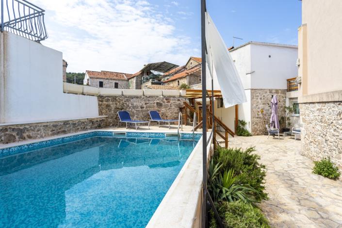 Image No.13-3 Bed House for sale