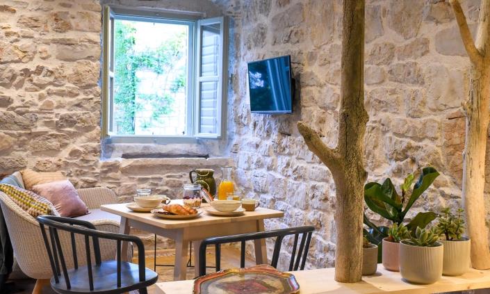 Image No.10-3 Bed House for sale