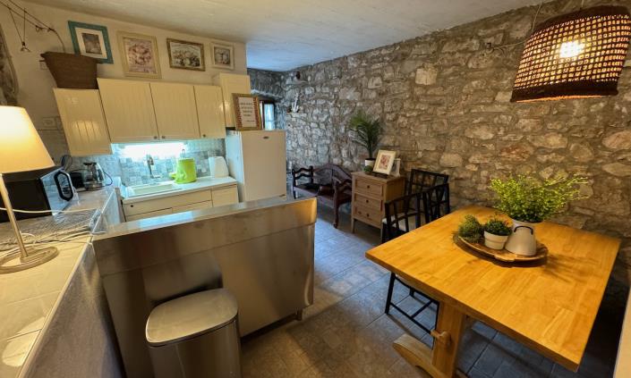 Image No.6-2 Bed House for sale