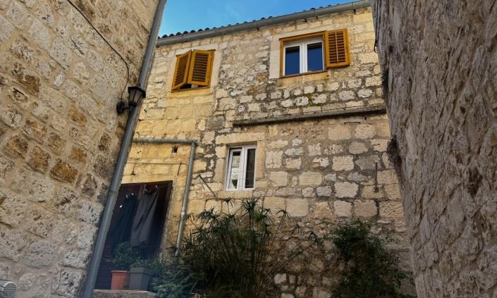 Image No.3-2 Bed House for sale