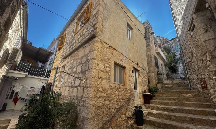 Image No.4-2 Bed House for sale