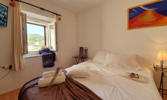 Image No.10-2 Bed Apartment for sale