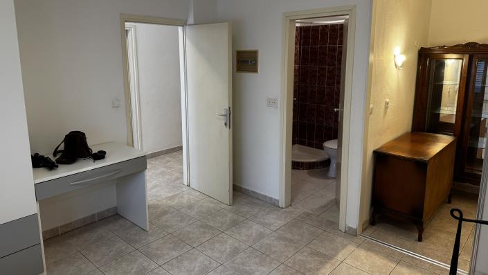 Image No.10-3 Bed Apartment for sale