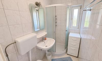 4--Shower-room