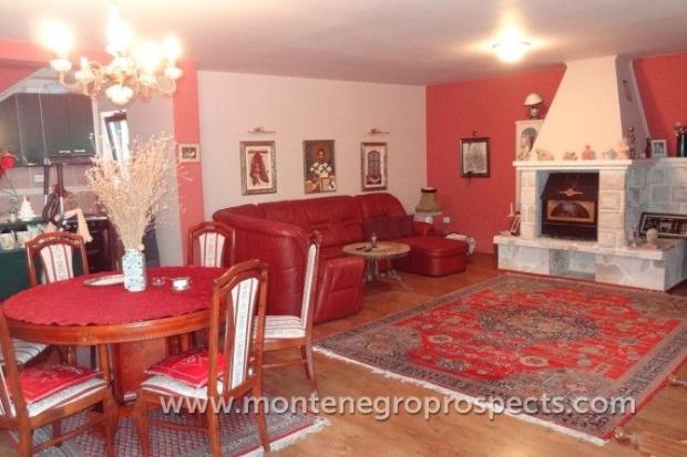 Image No.2-Maison de 2 chambres à vendre à Kotor