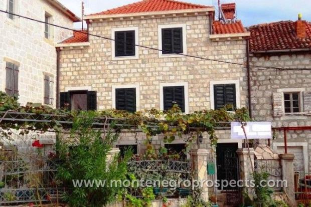 Image No.1-2 Bed House for sale