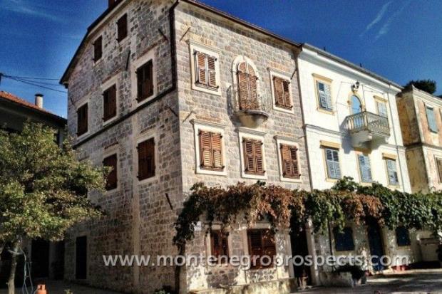 Image No.1-Villa for sale