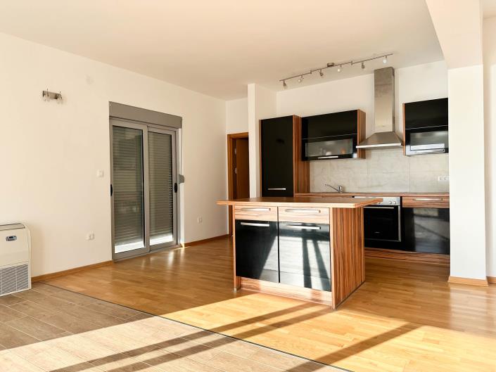 Image No.8-Maison de 4 chambres à vendre à Kumbor