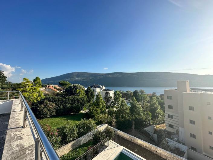 Image No.15-Maison de 4 chambres à vendre à Kumbor