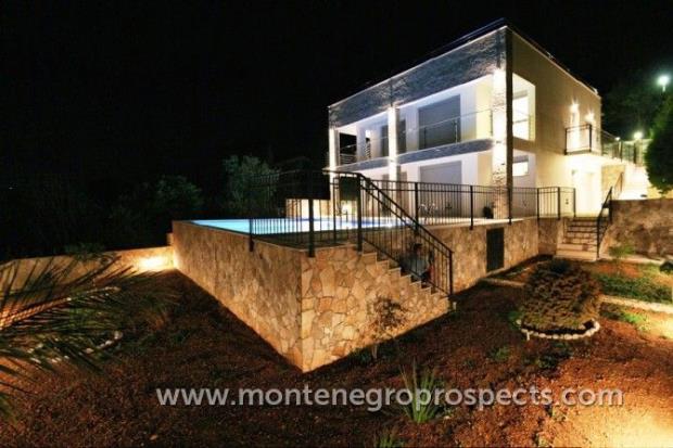 Image No.18-Maison de 4 chambres à vendre à Kumbor