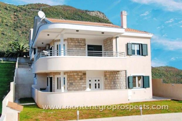 Image No.3-Maison de 4 chambres à vendre à Kumbor