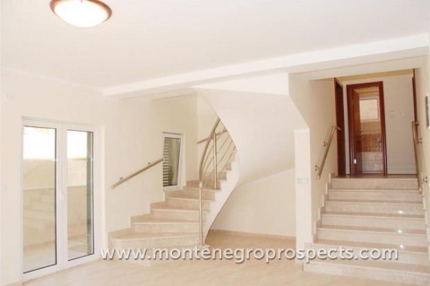 Image No.5-Maison de 4 chambres à vendre à Kumbor