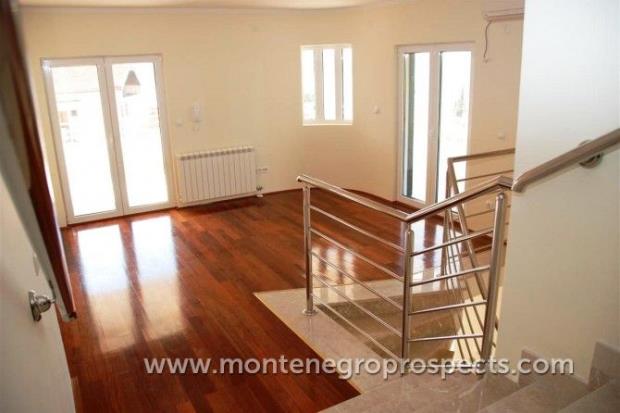 Image No.10-Maison de 4 chambres à vendre à Kumbor