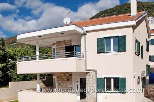 Image No.2-Maison de 4 chambres à vendre à Kumbor