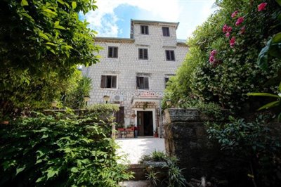 Villa-in-Dobrota-for-sale-3