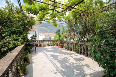 Villa-in-Dobrota-for-sale-7