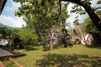 Villa-in-Dobrota-for-sale-11