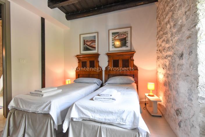 Image No.1-Maison de 2 chambres à vendre à Kotor