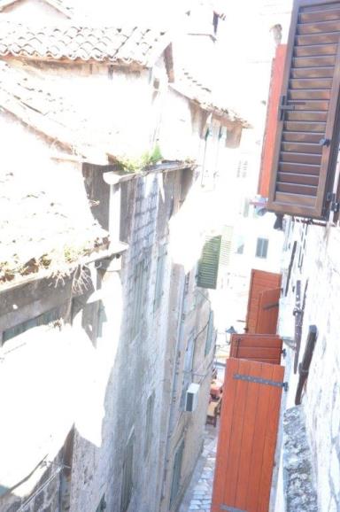 Image No.8-Maison de 2 chambres à vendre à Kotor