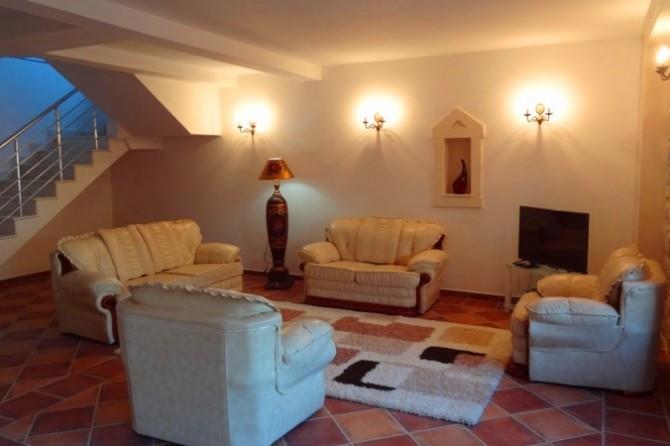 Image No.2-Maison de 6 chambres à vendre à Prcanj