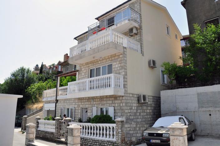 Image No.2-Maison de 6 chambres à vendre à Herceg Novi