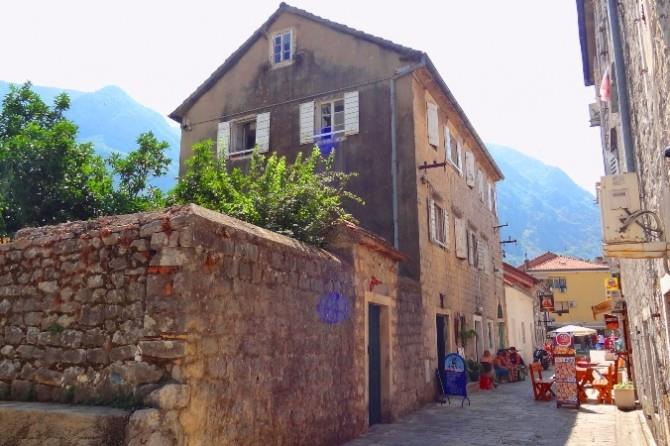 Image No.2-4 Bed House for sale