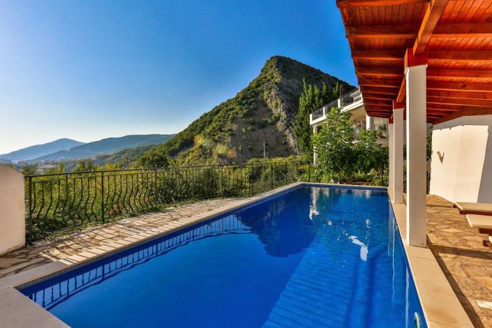 Image No.3-Villa de 5 chambres à vendre à Becici