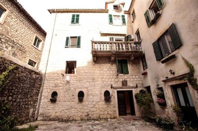 Old-town-apartment-for-sale_-6