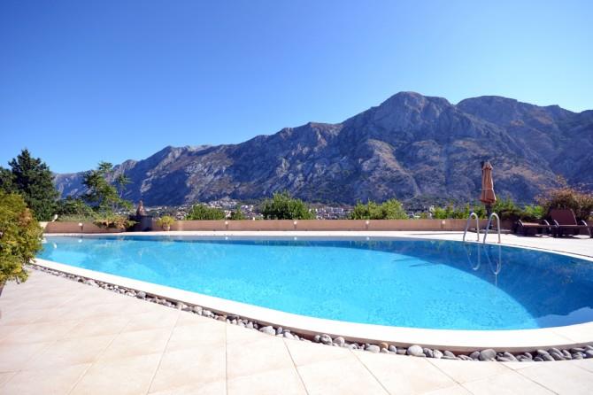 Image No.2-Appartement de 2 chambres à vendre à Kotor