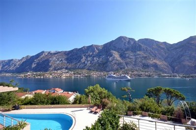 Appartement de 2 chambres à vendre à Kotor