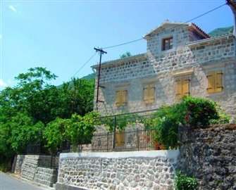 1 - Prcanj, Maison