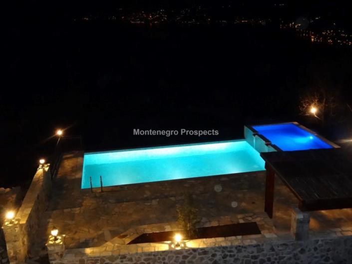 Image No.9-Maison / Villa de 7 chambres à vendre à Tivat