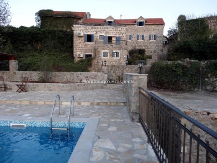 Image No.8-Maison / Villa de 7 chambres à vendre à Tivat