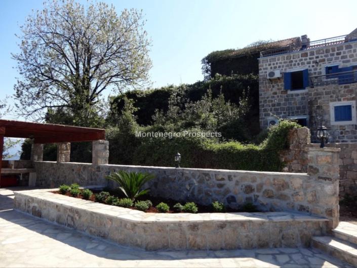 Image No.5-Maison / Villa de 7 chambres à vendre à Tivat