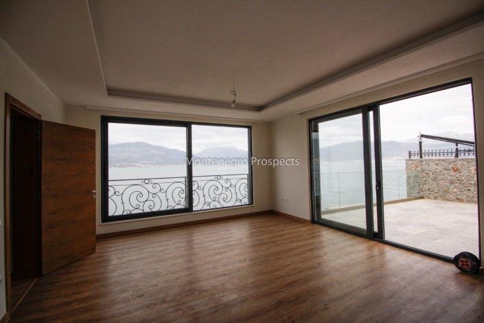 Image No.3-Villa de 3 chambres à vendre à Tivat