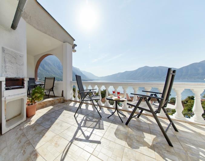 Image No.2-Appartement de 2 chambres à vendre à Kotor