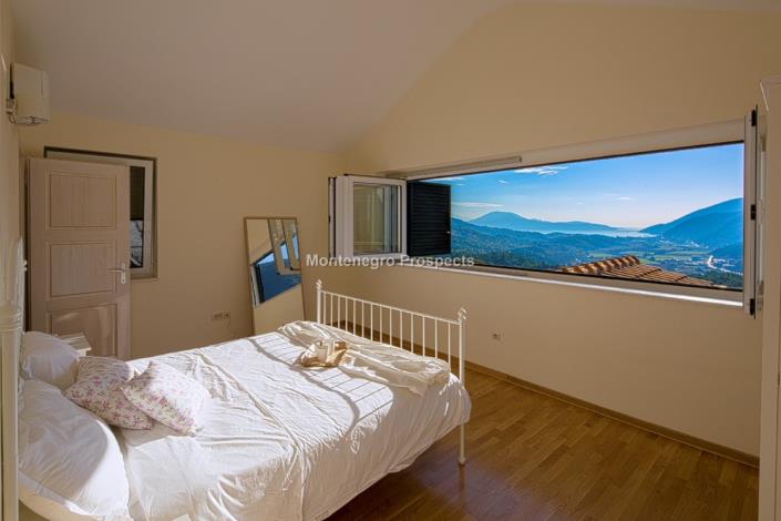 Image No.2-Villa de 3 chambres à vendre à Herceg Novi