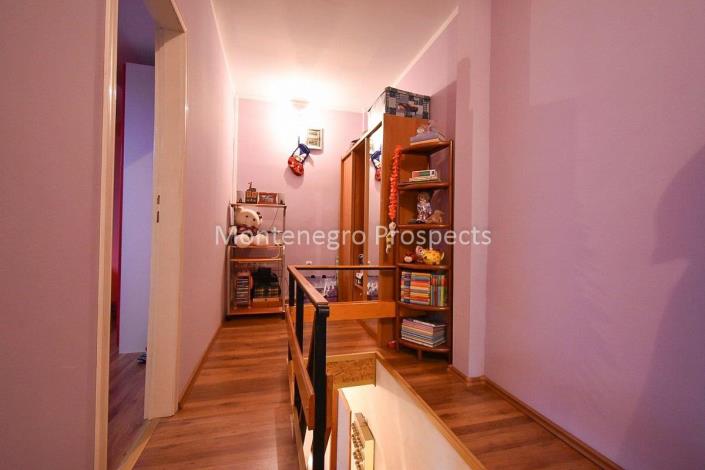 Image No.4-6 Bed House for sale