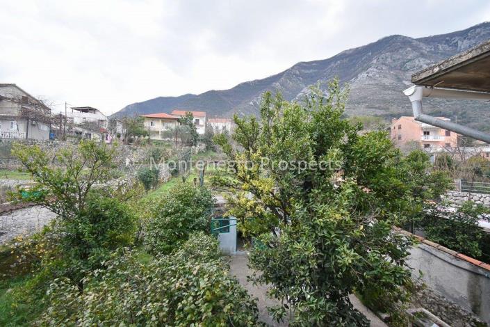 Image No.8-6 Bed House for sale