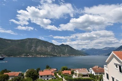 Appartement de 1 chambre à vendre à Dobrota