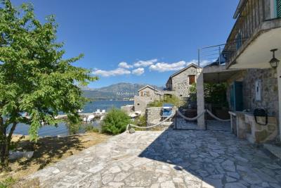 Kakrc-waterfront-semidetached-house-13082--53-