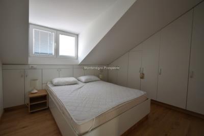 Bright-top-floor-apartments-for-sale-on-first-line-of-sea--Muo--Kotor--13150--22-