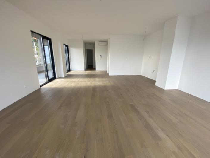 Image No.14-3 Bed Apartment for sale