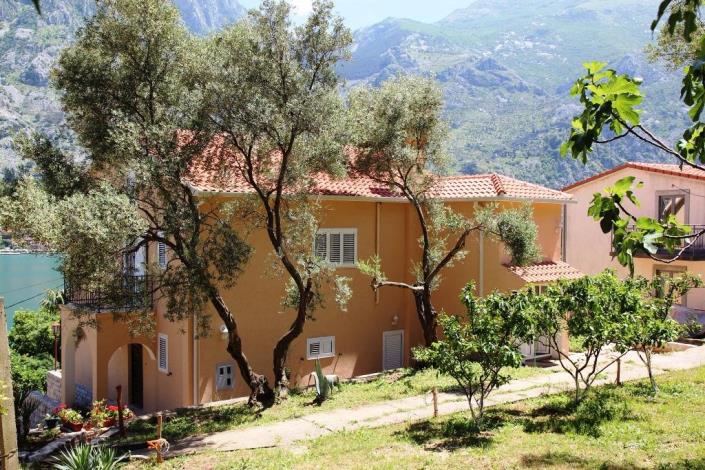 Image No.2-Villa for sale