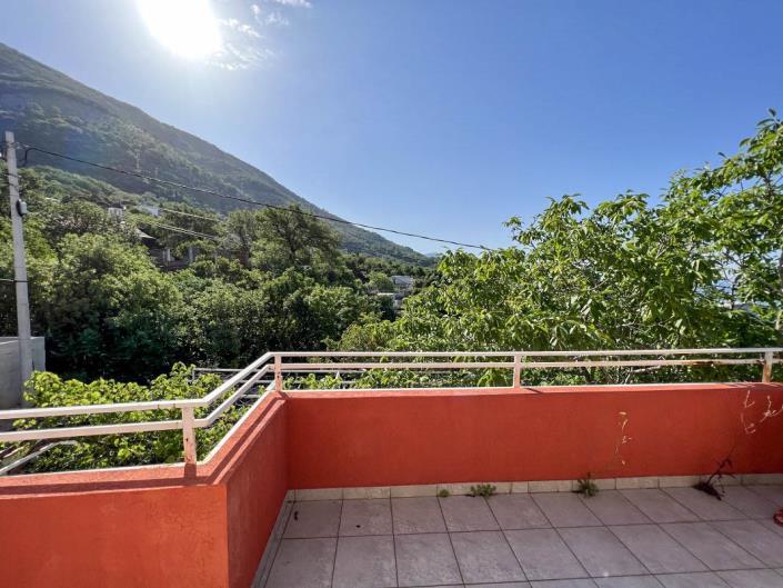 Image No.4-Maison de 4 chambres à vendre à Bar