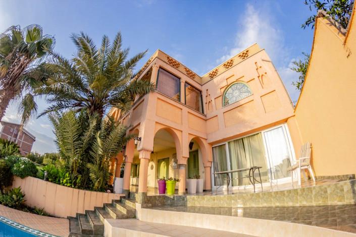 Image No.2-6 Bed Villa for sale