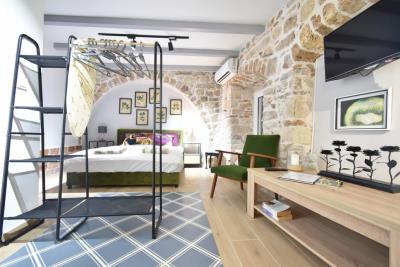 Recently-renovated-one-bedroom-apartment-in-the-Old-town-of-Kotor--13492-1--3-